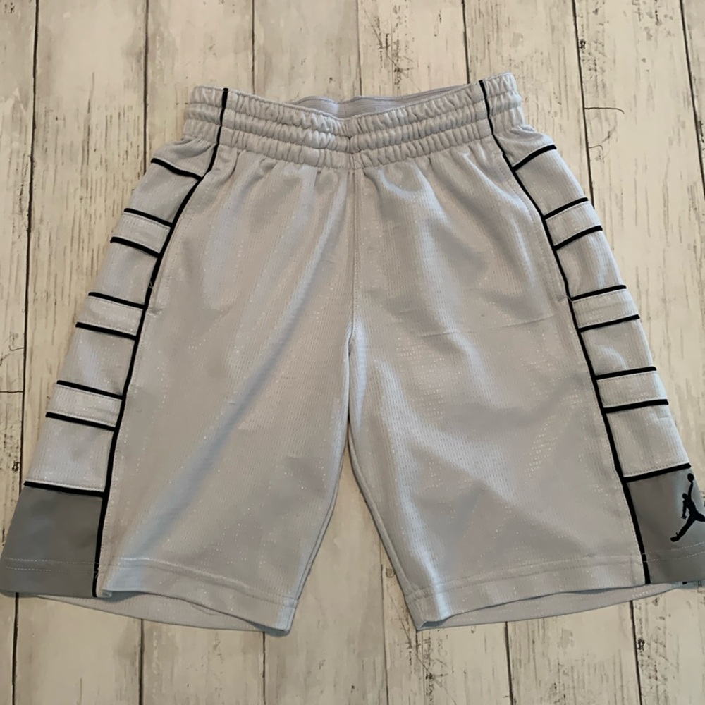 Jordan Shorts SZ Small